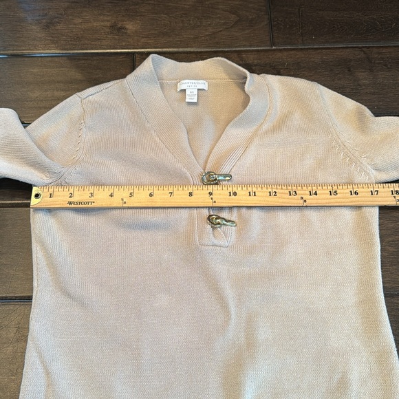 ❤️3/$30 Charter Club Petite Sweater With 2 Gold Clasp Bottons - Picture 9 of 11